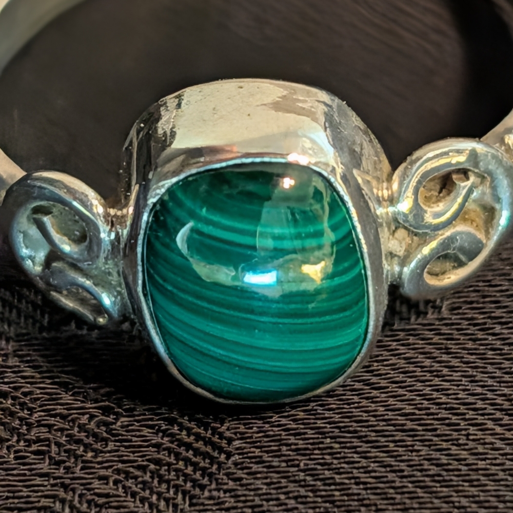 Stunning Solid Sterling Silver Malachite Ring Size 5 - Picture 6 of 9